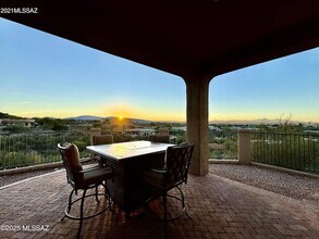 5926 N Campo Abierto in Tucson, AZ - Foto de edificio - Building Photo