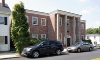 18 Woburn St in Reading, MA - Foto de edificio - Building Photo