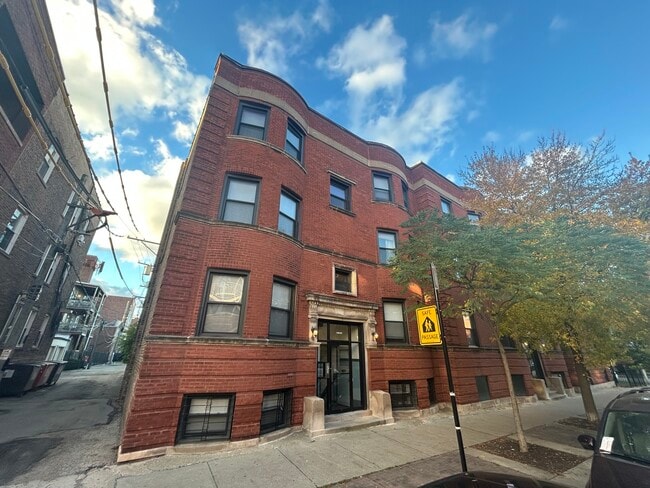 property at 1361 W Sunnyside Ave