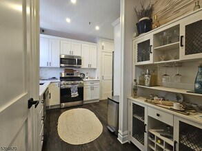 30 The Crescent in Montclair, NJ - Building Photo - Building Photo