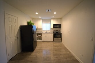 9632 N 10th Ave, Unit 1 in Phoenix, AZ - Building Photo - Building Photo