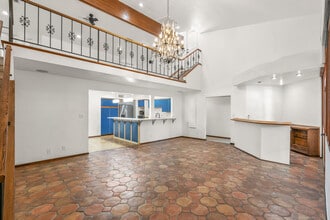 3319 E Indian School Rd, Unit Penthouse in Phoenix, AZ - Building Photo - Building Photo