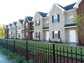 Stroud Townhomes in Florence, SC - Building Photo - Building Photo