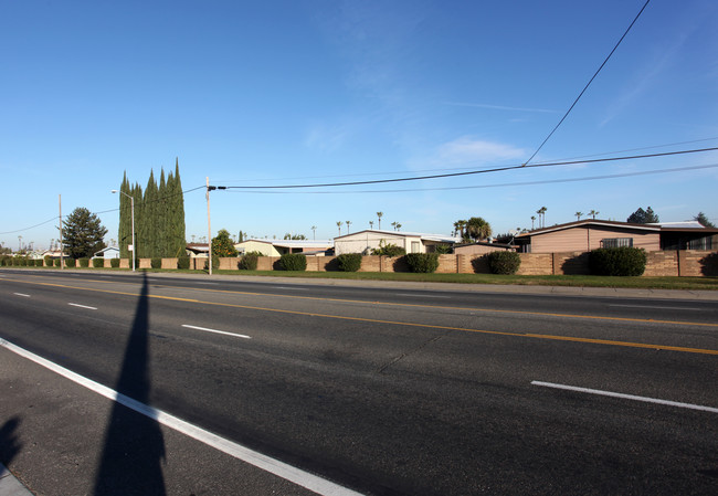 8181 Folsom Blvd in Sacramento, CA - Building Photo - Building Photo