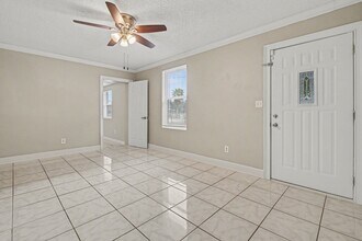 3445 Soutel Dr in Jacksonville, FL - Foto de edificio - Building Photo