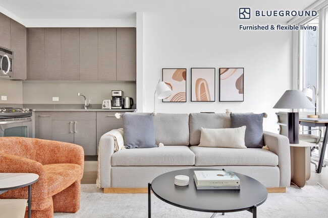 309 5th Ave in New York, NY - Building Photo - Building Photo