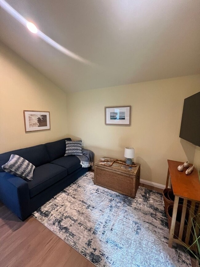 2316 Alameda Ave in Ventura, CA - Building Photo - Building Photo