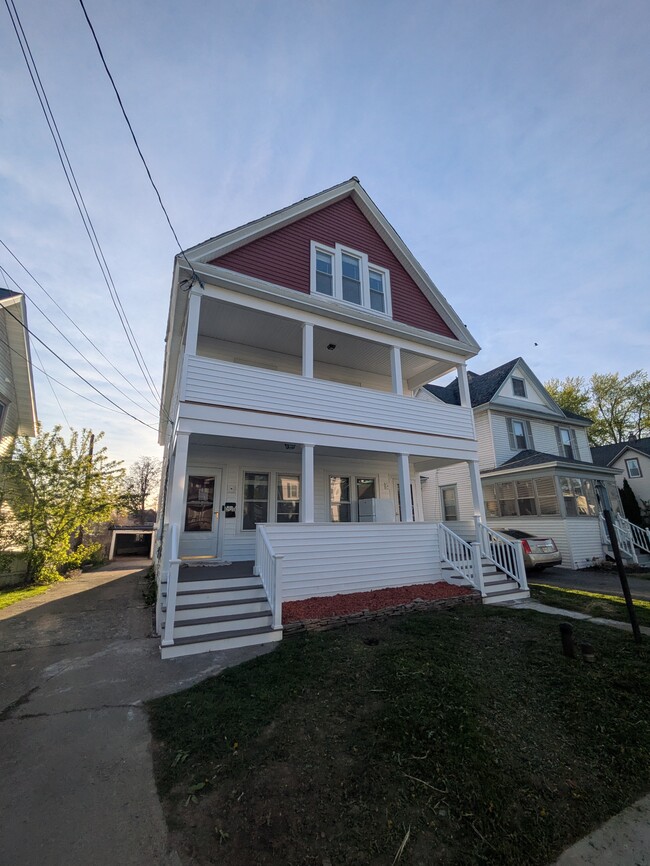 201 Lillian Ave, Unit 201 Lilian