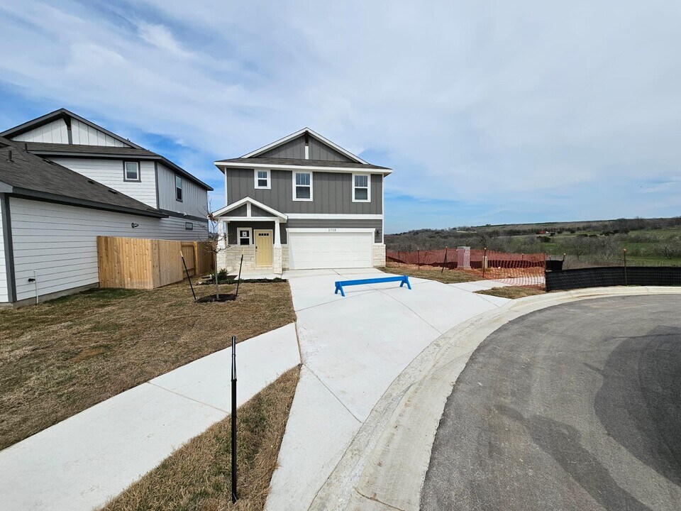 3708 Sweet Watermelon Ln in Buda, TX - Building Photo
