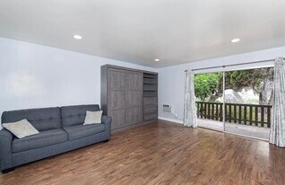 7890 E Spring St, Unit 4U in Long Beach, CA - Building Photo