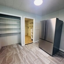125 2nd Ave in Nederland, TX - Building Photo - Building Photo