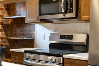 225 Old South High St in Harrisonburg, VA - Building Photo - Building Photo