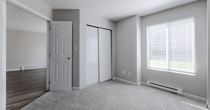 Hamlet Apartments in West Des Moines, IA - Foto de edificio - Building Photo