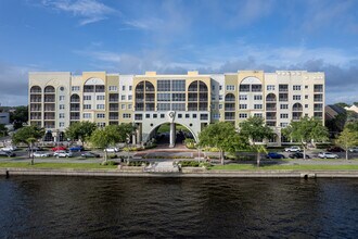 Gateway At Riverwalk in Sanford, FL - Foto de edificio - Building Photo