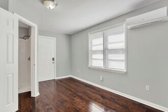 2215 Greenwood St in Savannah, GA - Building Photo - Building Photo