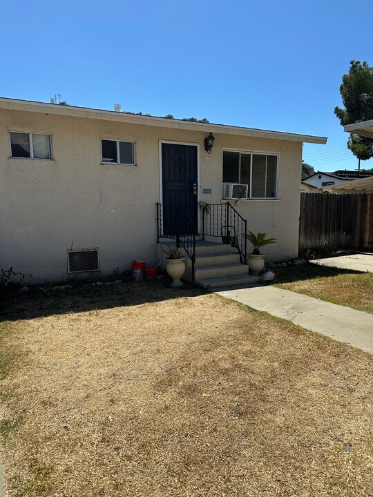 386 Leslie Way, Unit 386 in Los Angeles, CA - Building Photo