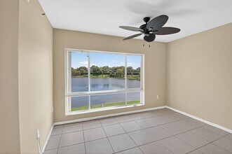 5842 Crystal Shores Dr, Unit 5842 Crystal Shores Drive 205 in Boynton Beach, FL - Foto de edificio - Building Photo