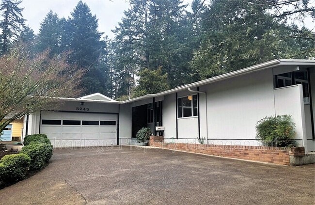 3245 NW Norwood Dr in Corvallis, OR - Building Photo - Building Photo