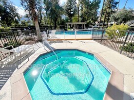 751 N Los Felices Rd in Palm Springs, CA - Building Photo