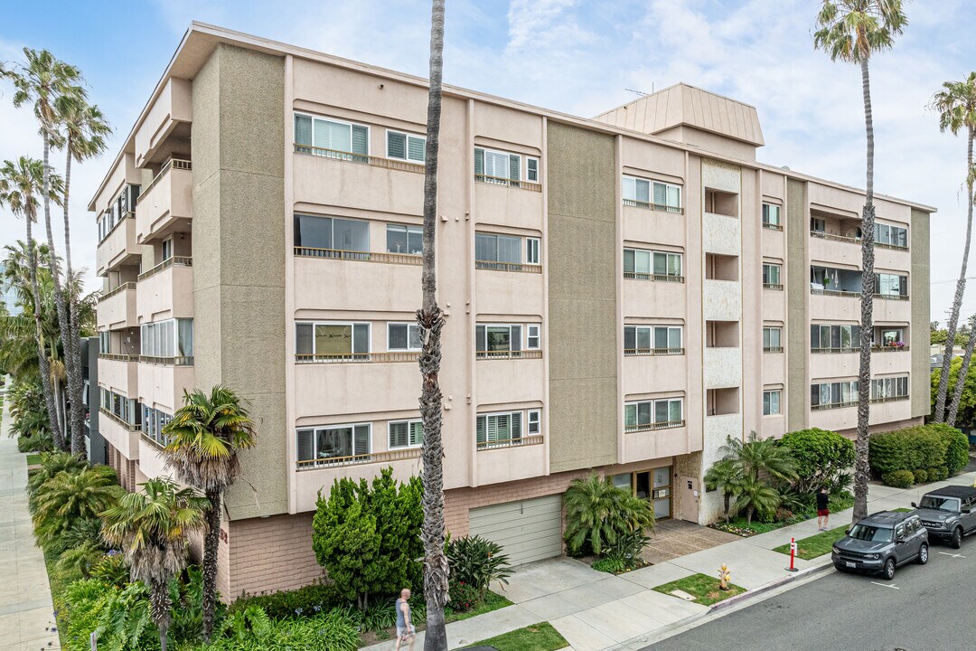 Ocean View Imperial in Long Beach, CA - Building Photo