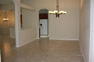 9115 Pinebreeze Dr in Riverview, FL - Building Photo - Building Photo