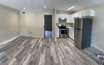 600 E University Ave in Lafayette, LA - Building Photo - Building Photo