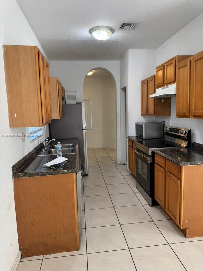8706 NW 38th Dr in Coral Springs, FL - Building Photo - Building Photo