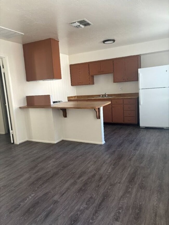 771 W Brighton Ave in El Centro, CA - Building Photo - Building Photo