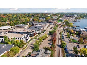 253 Lake St E in Wayzata, MN - Building Photo - Building Photo