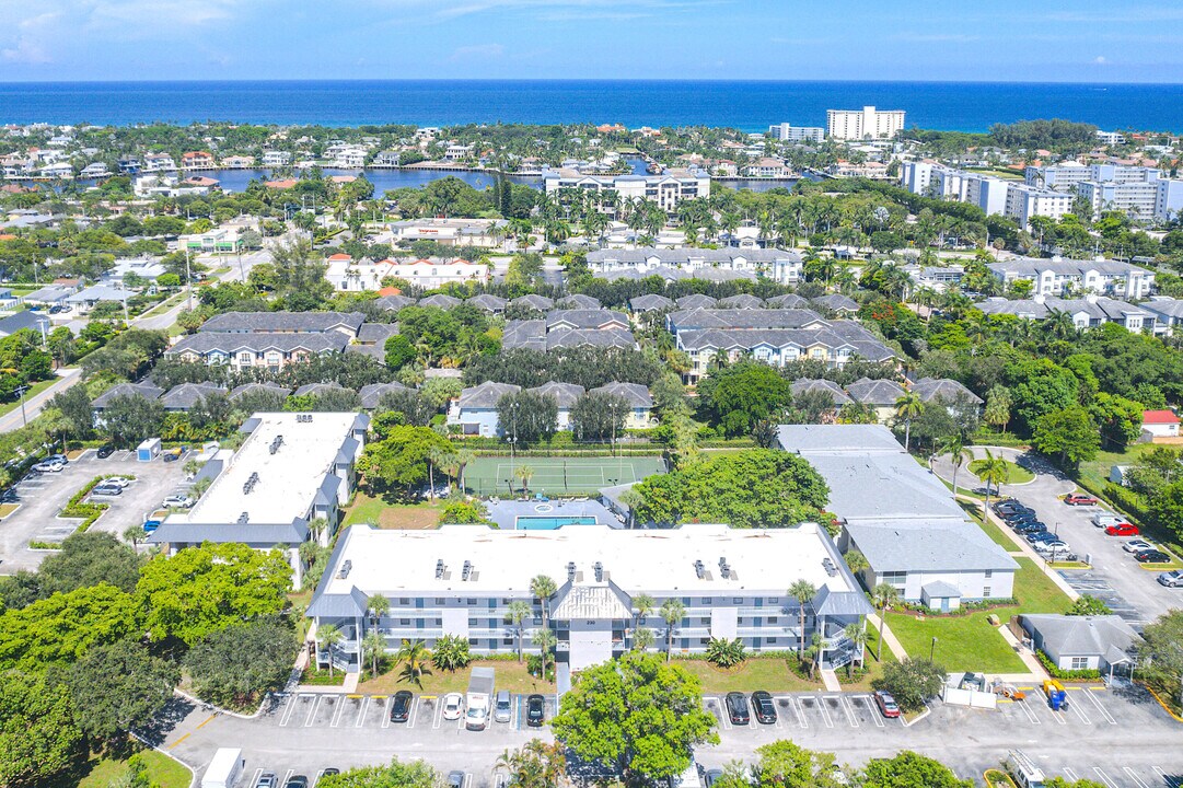 240 SE 10th St in Delray Beach, FL - Building Photo
