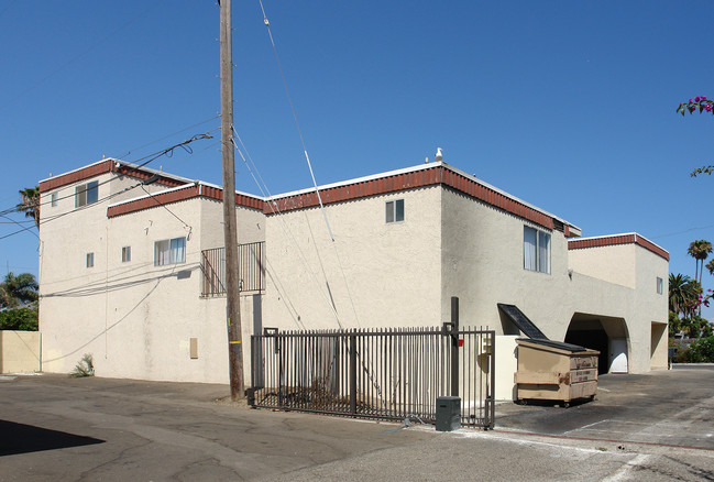 5465 S J St in Oxnard, CA - Building Photo - Building Photo