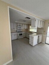 7818 Foxwood Dr in New Port Richey, FL - Building Photo - Building Photo