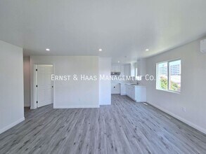 1320 Lewis Ave in Long Beach, CA - Building Photo - Building Photo