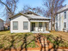 1123 W Morgan St in Denison, TX - Building Photo