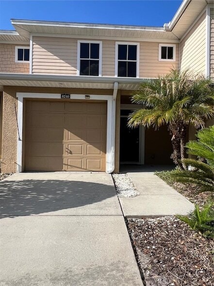 8210 Down Royal Rd in Tampa, FL - Building Photo - Building Photo