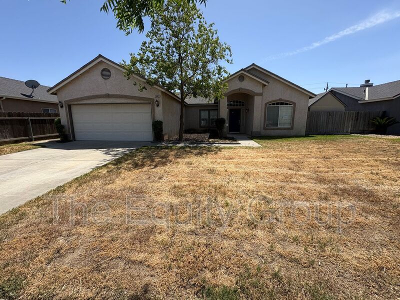 1441 Bay St in Lemoore, CA - Building Photo