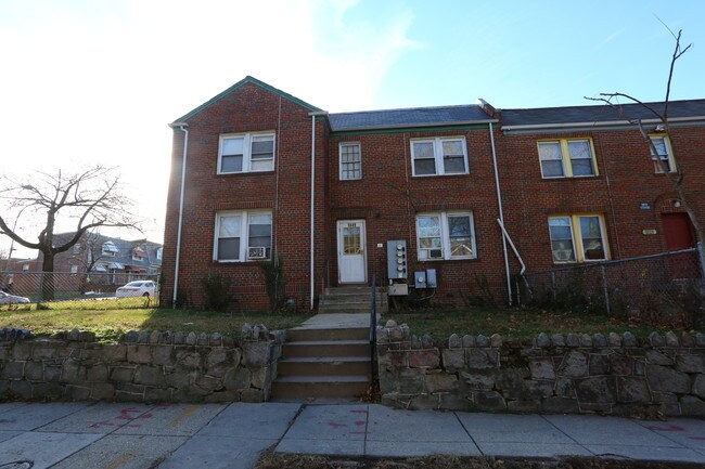 1849 M St NE