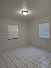 25 NW 48th Pl-Unit -3 in Miami, FL - Building Photo - Building Photo