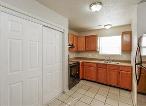 2833 Kensington Ave in Kansas City, MO - Building Photo - Building Photo