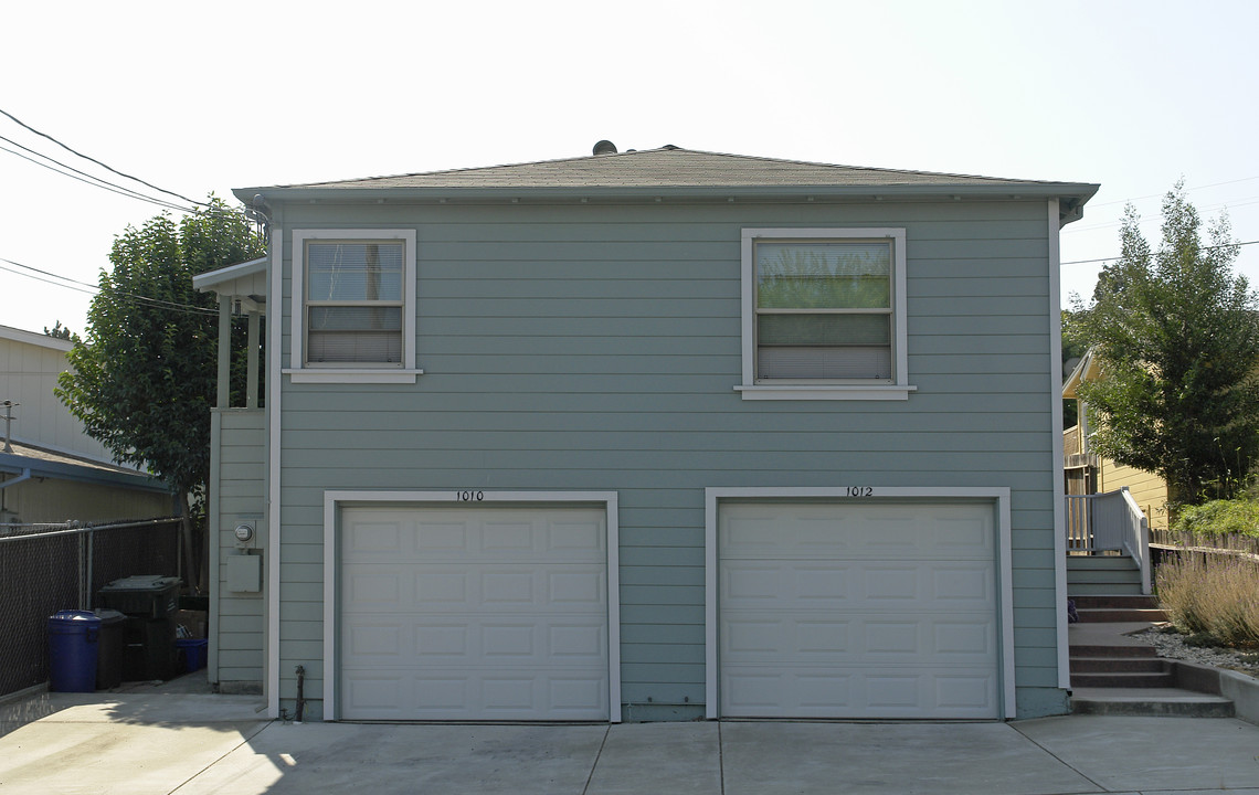 1010-1012 Shell Ave in Martinez, CA - Building Photo