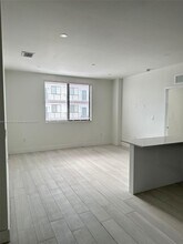 909 E 24th St in Hialeah, FL - Building Photo - Building Photo