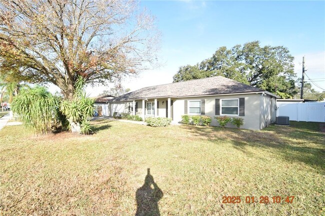 106 Jeffrey Dr in Brandon, FL - Building Photo - Building Photo