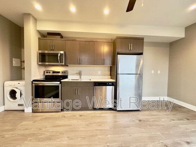 property at 925-925 Leon Ave