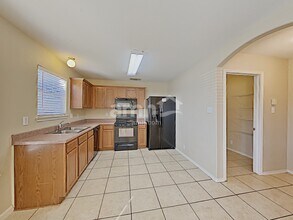 1027 Canadian Goose in San Antonio, TX - Building Photo - Building Photo