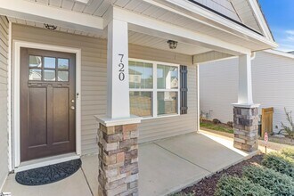 720 Corley Way in Greer, SC - Building Photo - Building Photo