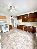 1521 Boyd Ave, Unit upper