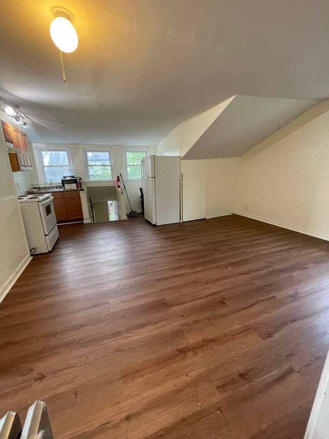 26 Park Dr N, Unit 1 in West Orange, NJ - Foto de edificio - Building Photo