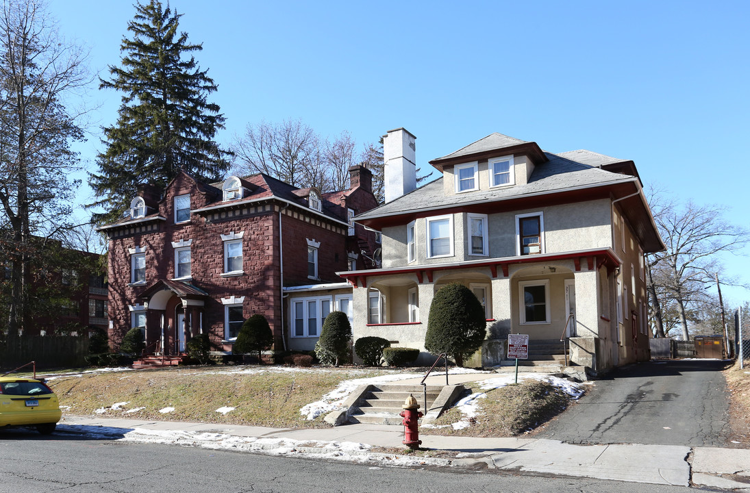 25-27 Gillett St in Hartford, CT - Building Photo