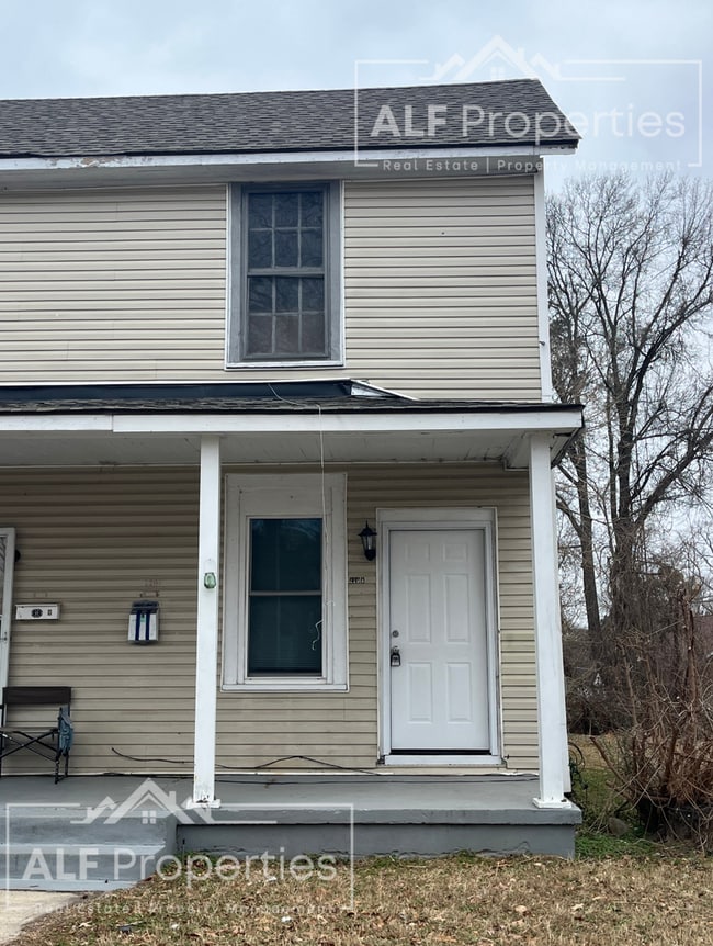 property at 220 Walnut St