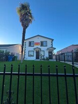 632 E 113th St in Los Angeles, CA - Building Photo
